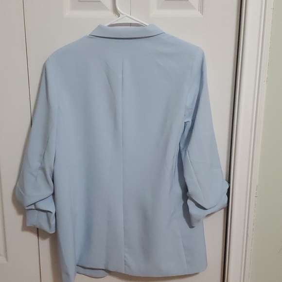 Blazer - Picture 6 of 7